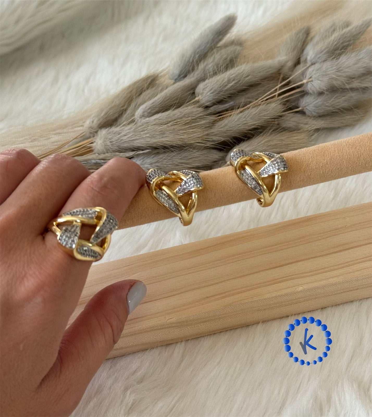 Luxury Intertwined Ring