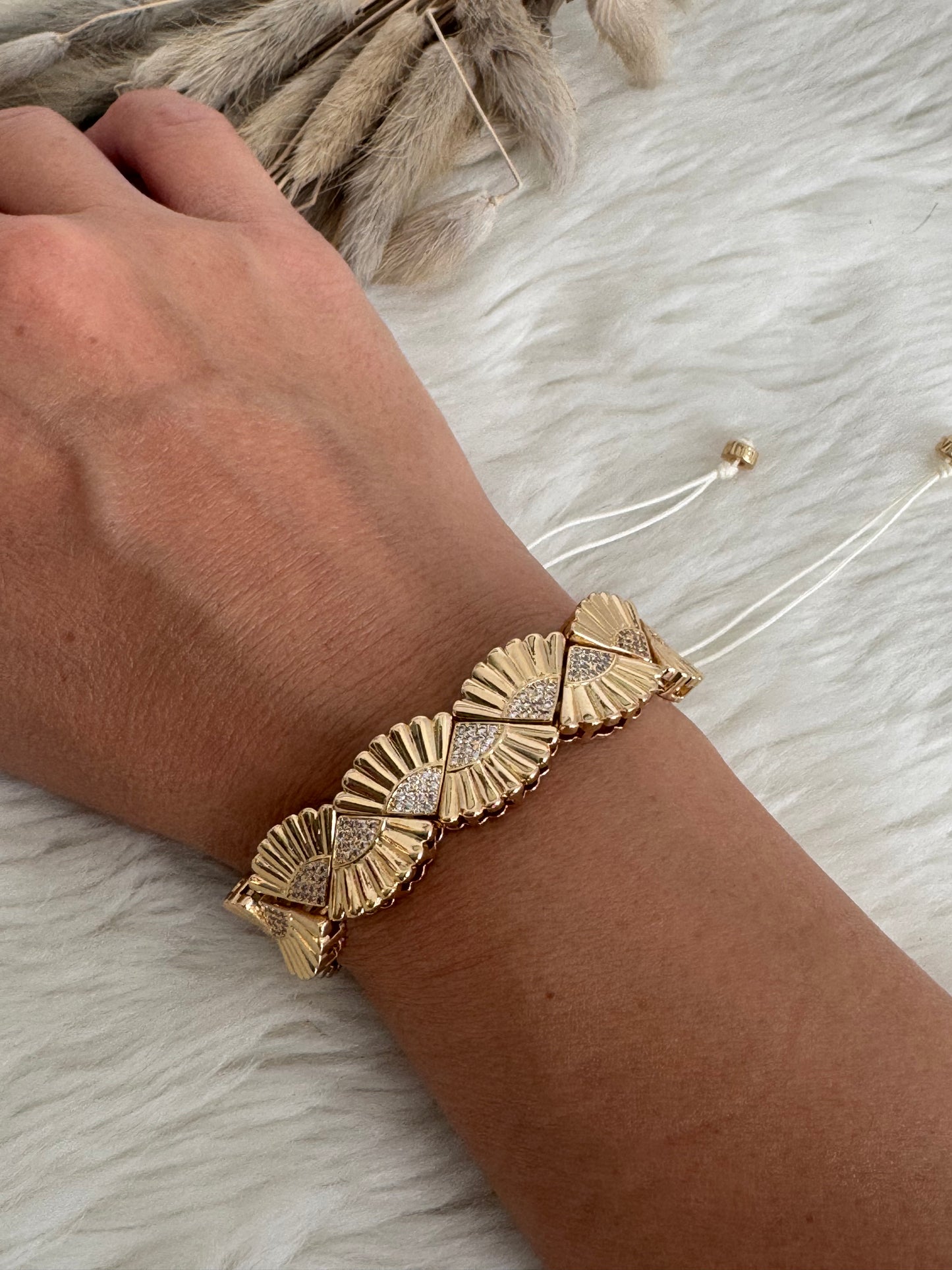 Elegant Geometric Style Bracelet