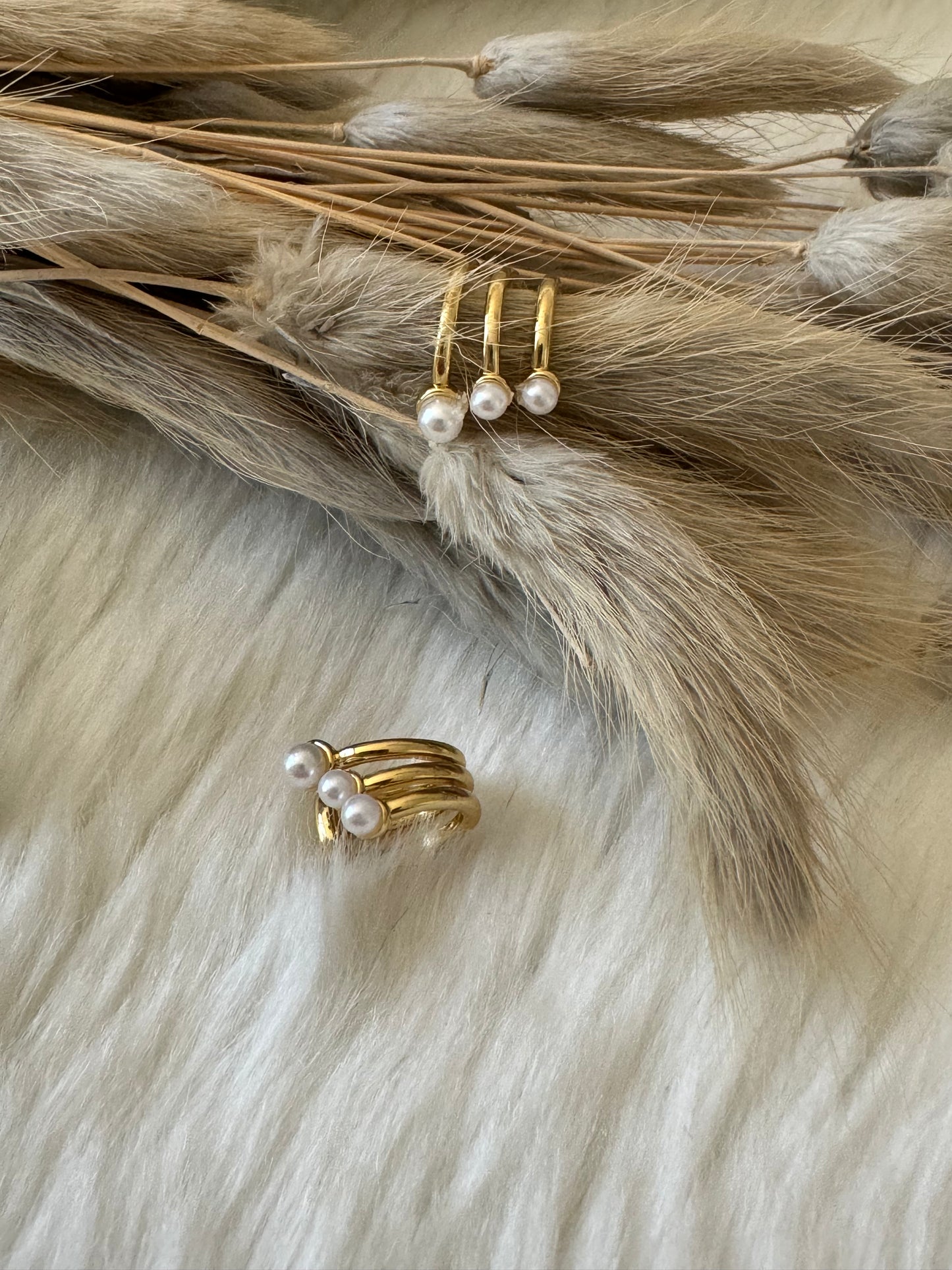Elegant 3 Pearls Ear Cuff