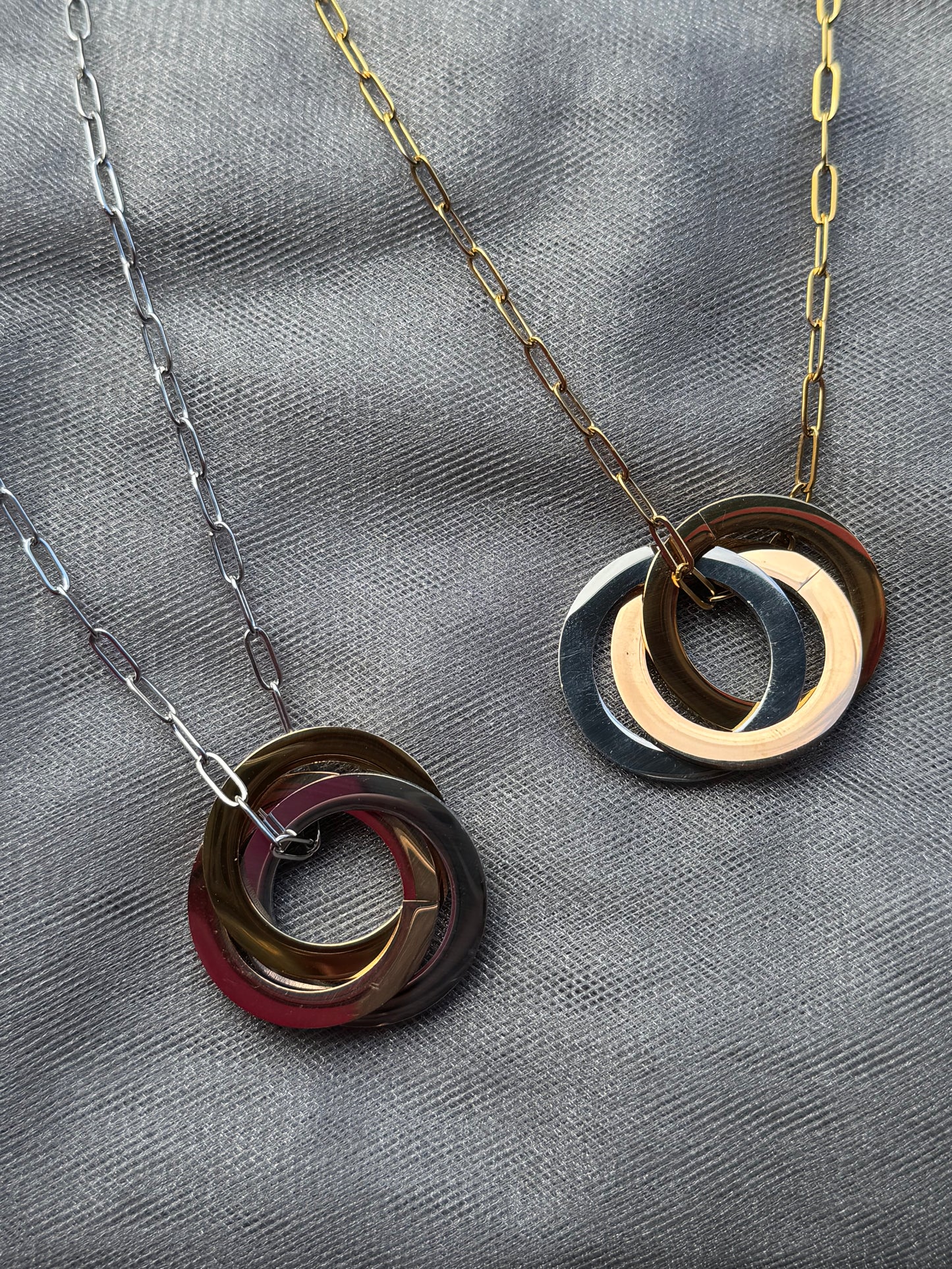 Beautiful 3 Tone Rings Necklace