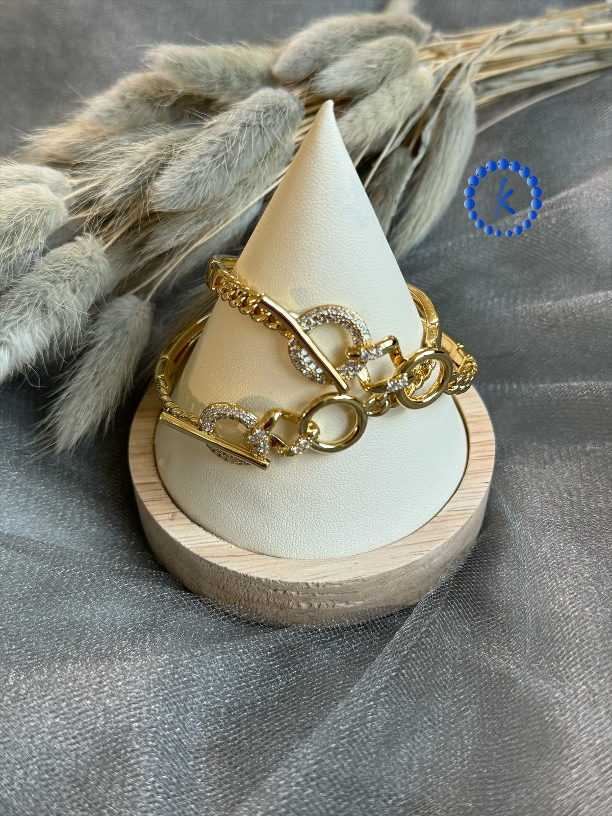 Shiny Toggle Style Bangle
