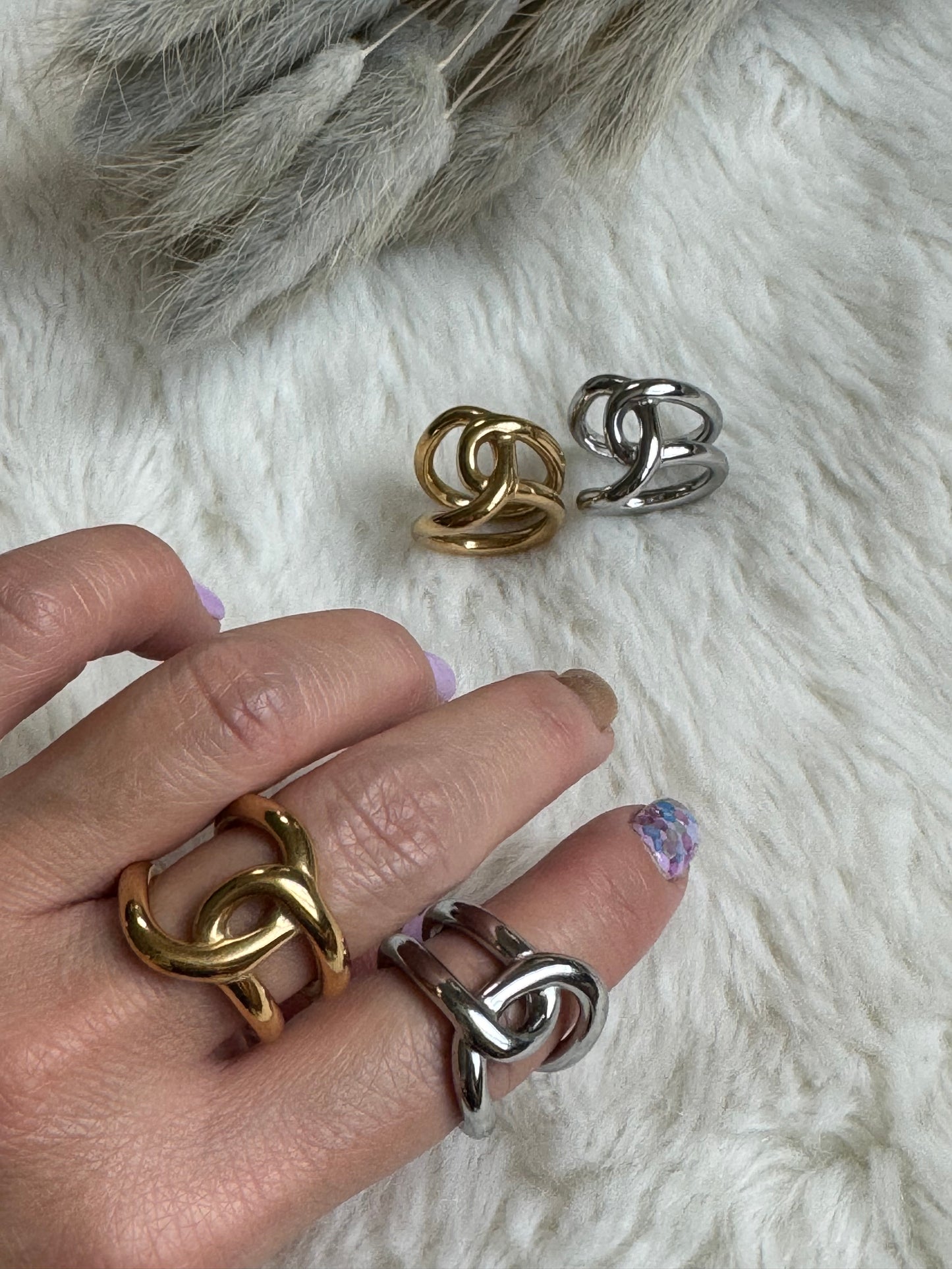 Pretty Curve Ring