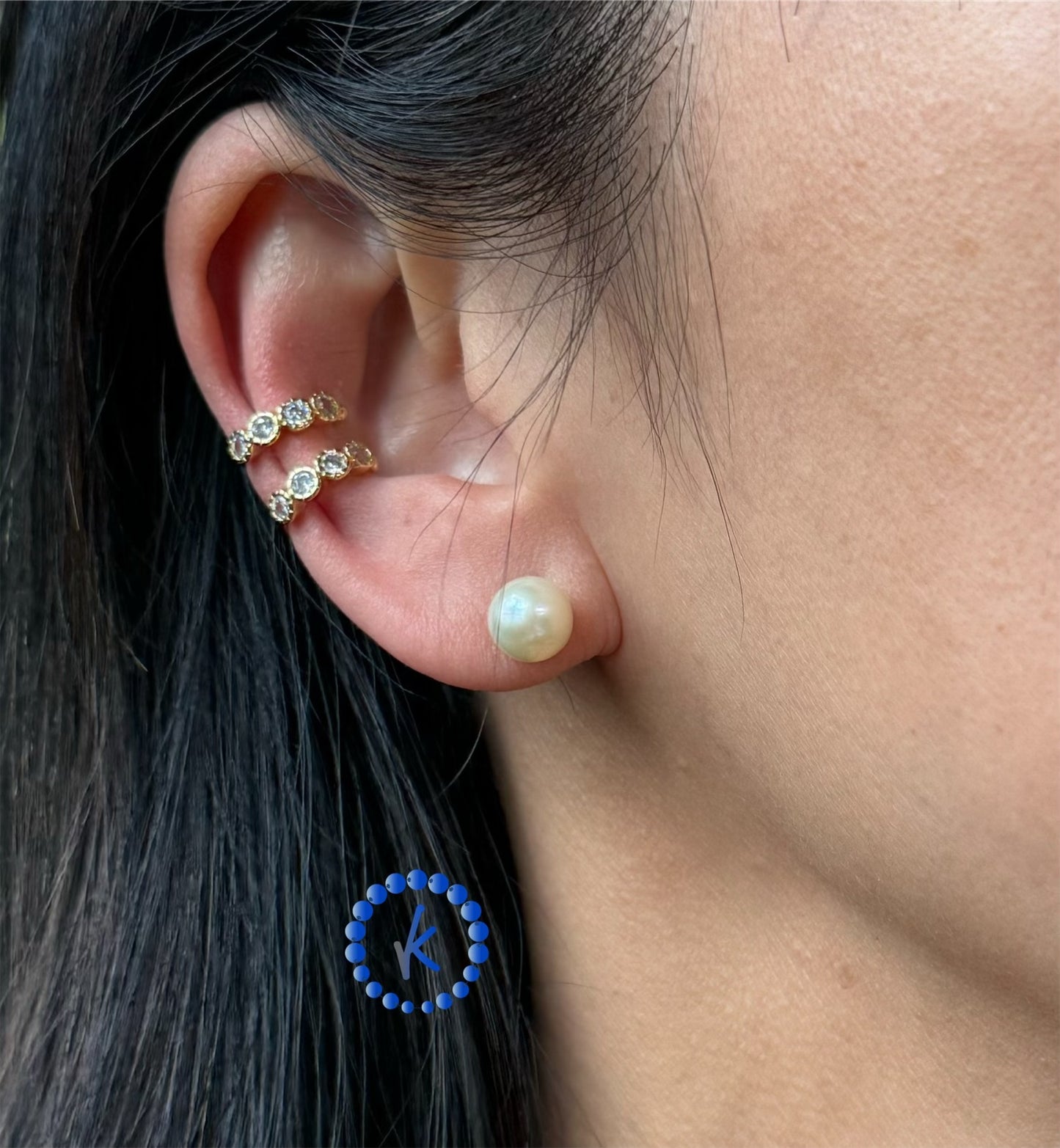 Elelgant Ear Cuff with 4 Zirconia