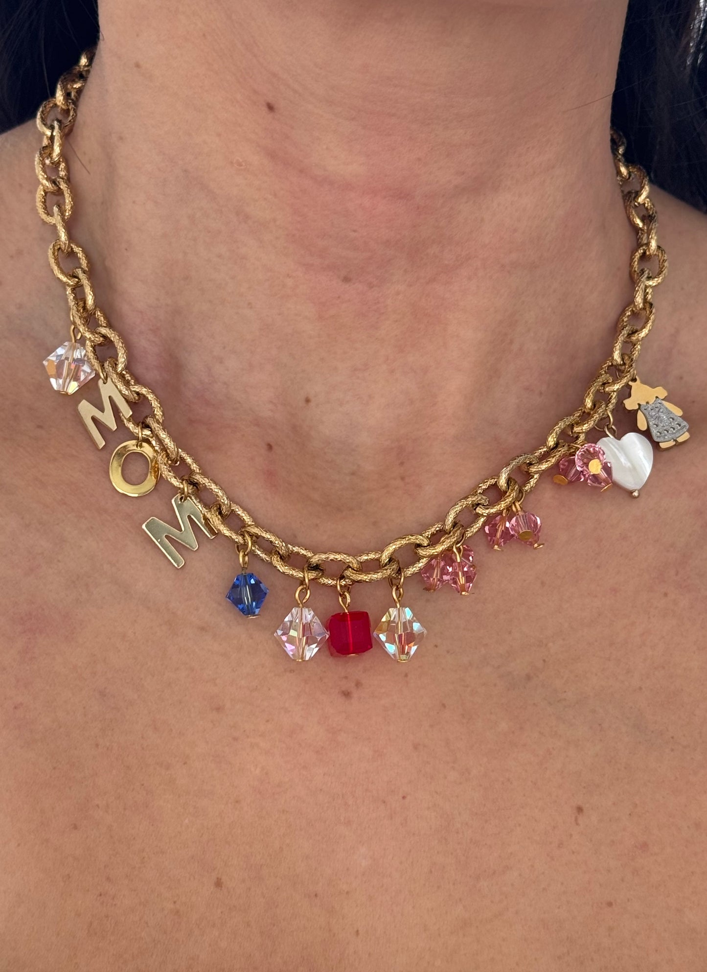 Beautiful necklace of the mothe”s story