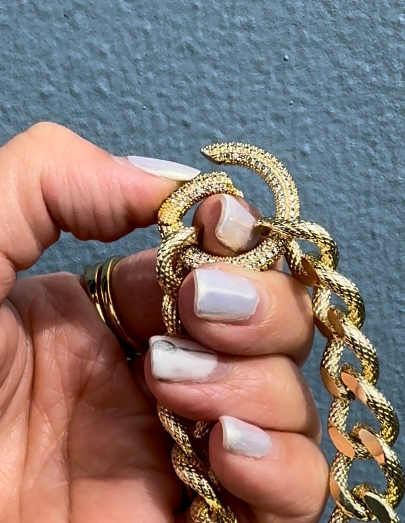 Amazing Zirconia Clasp Bracelet