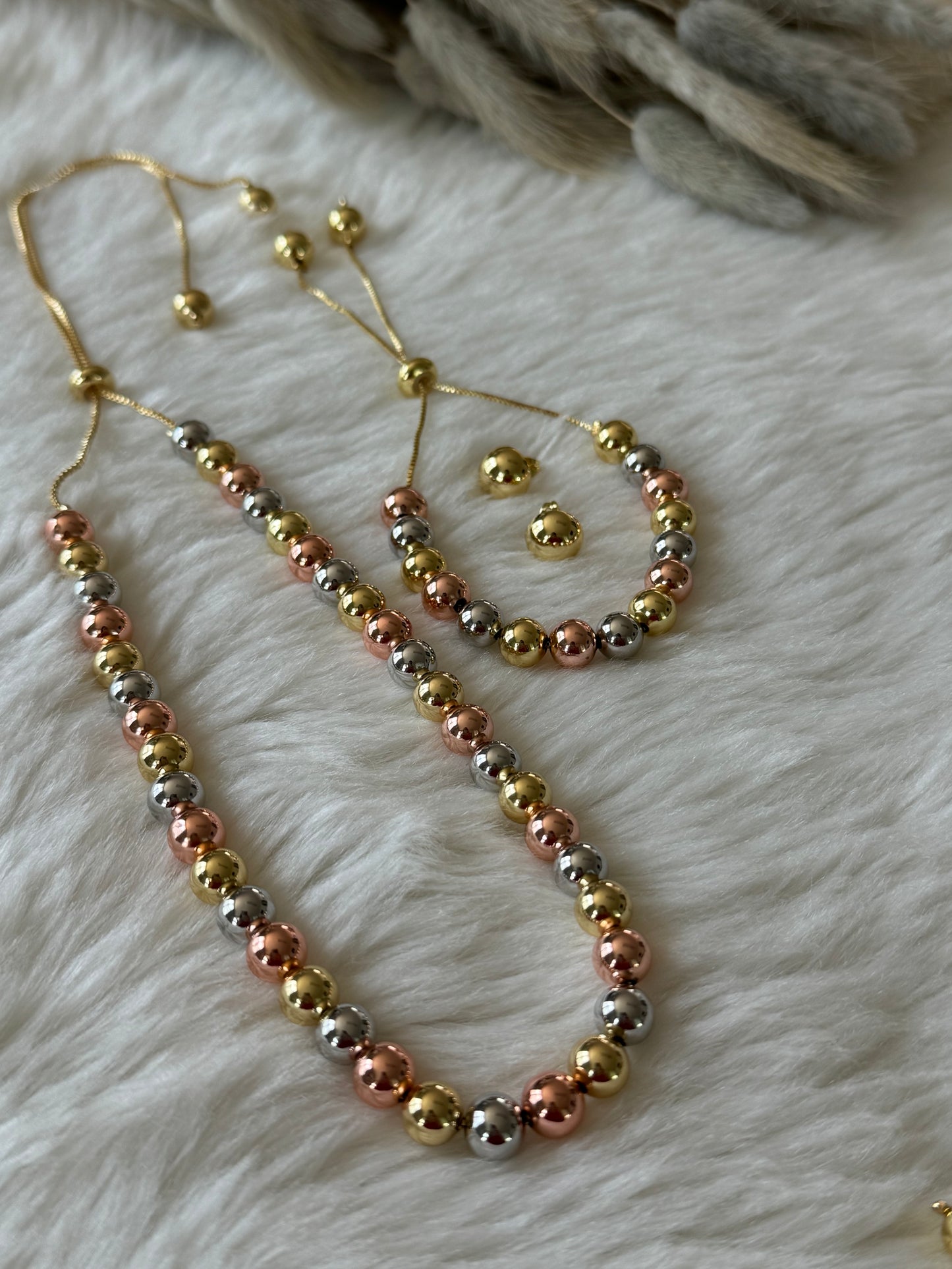Wonderful Three Tone Set