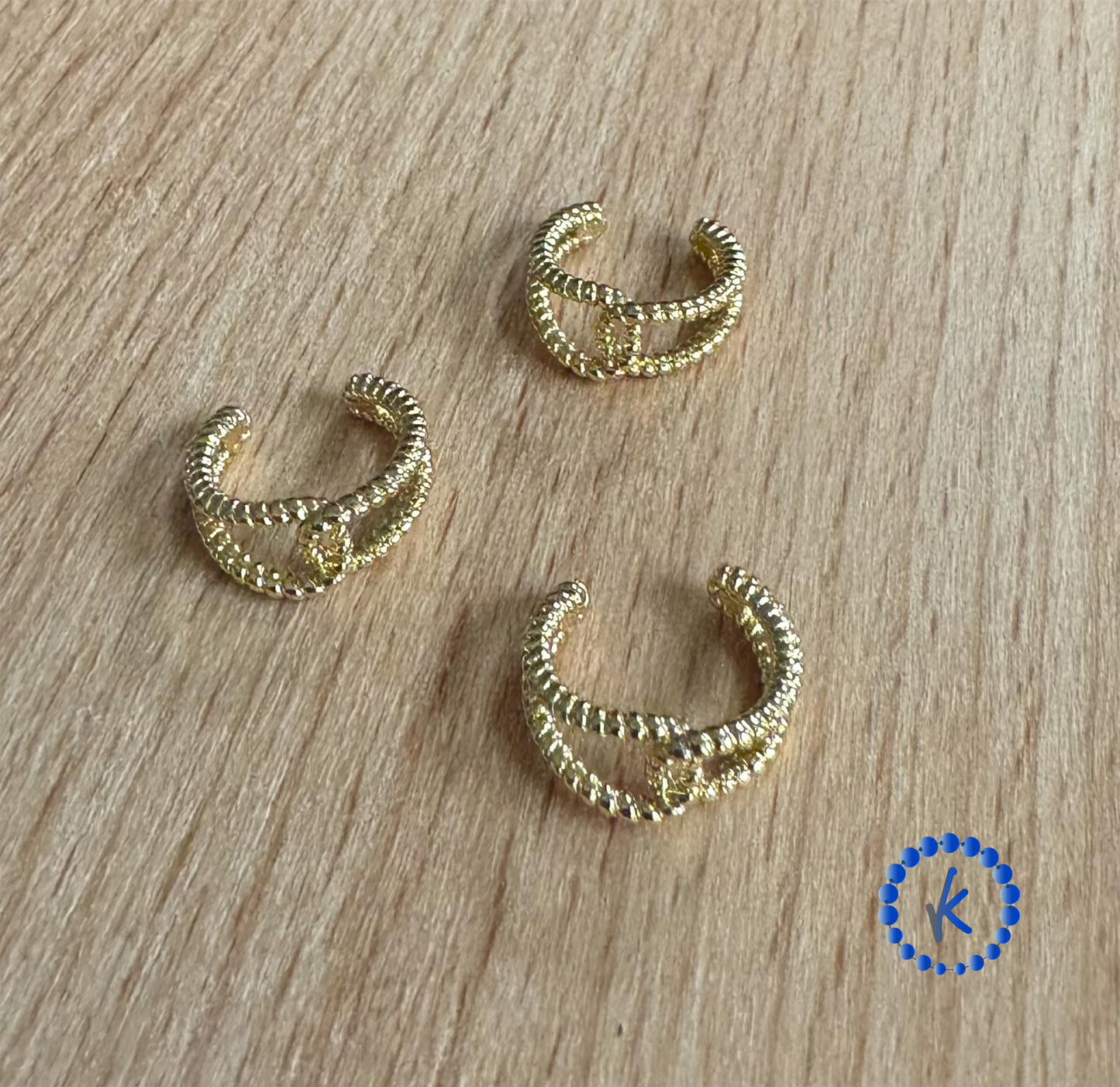 Knot ear cuff