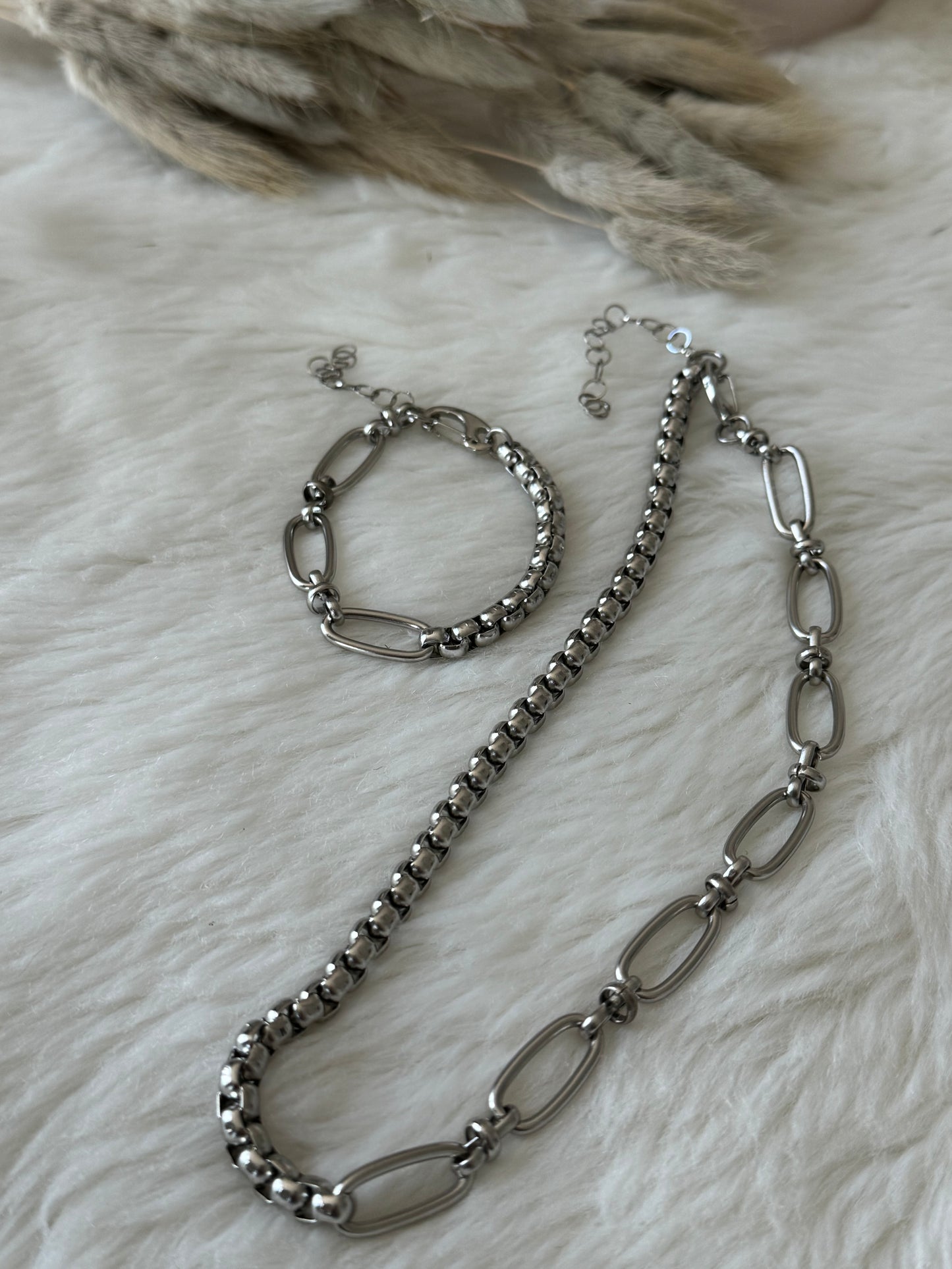 Beautiful Unequal Set