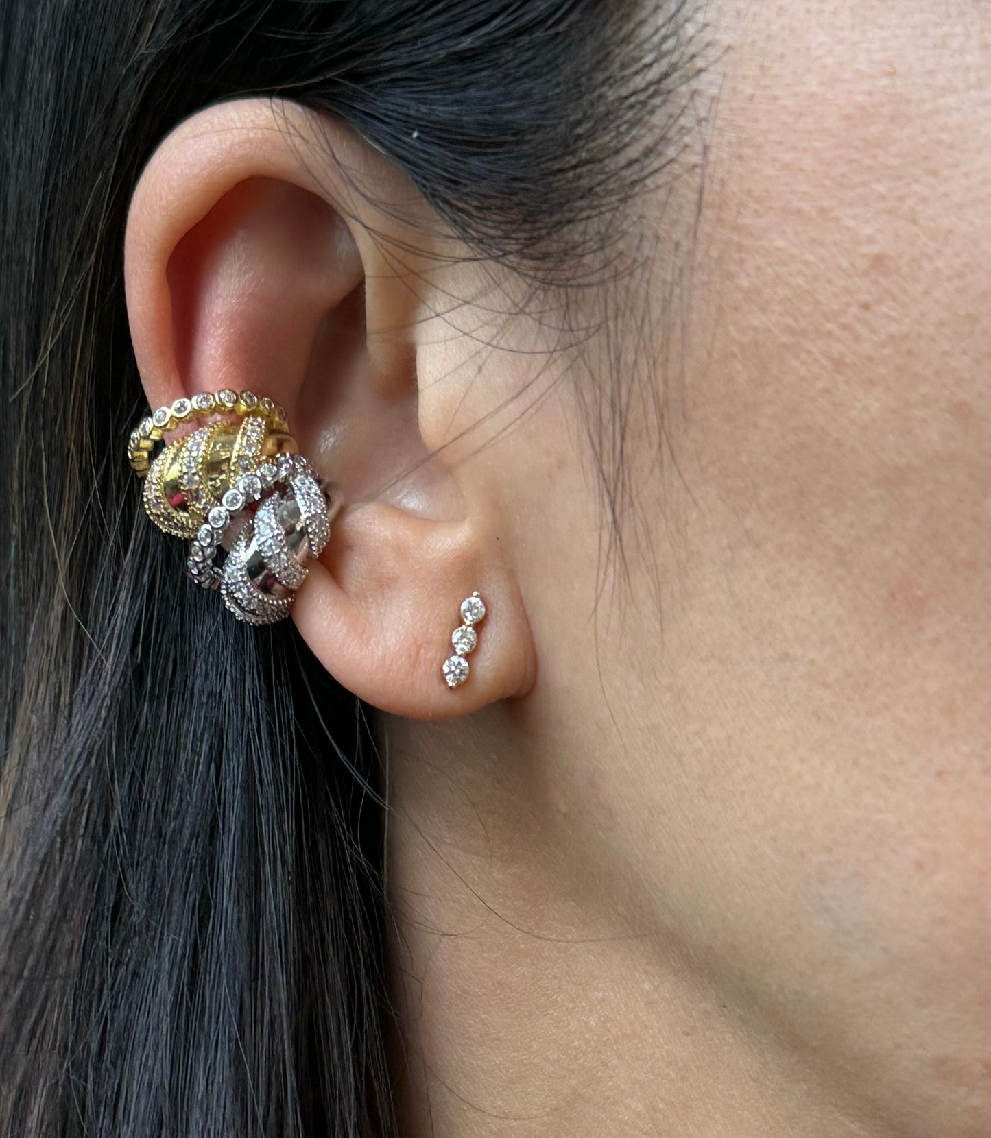 Beautiful Doble Zirconia Ear Cuff