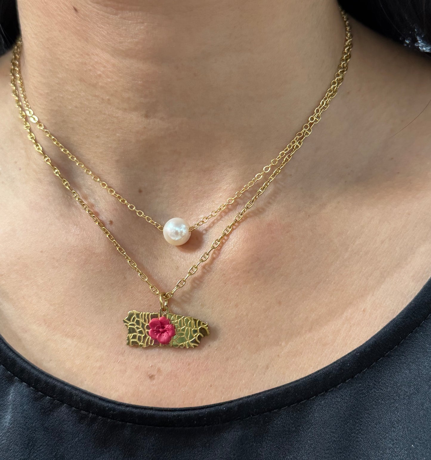 Elegant pearl necklace