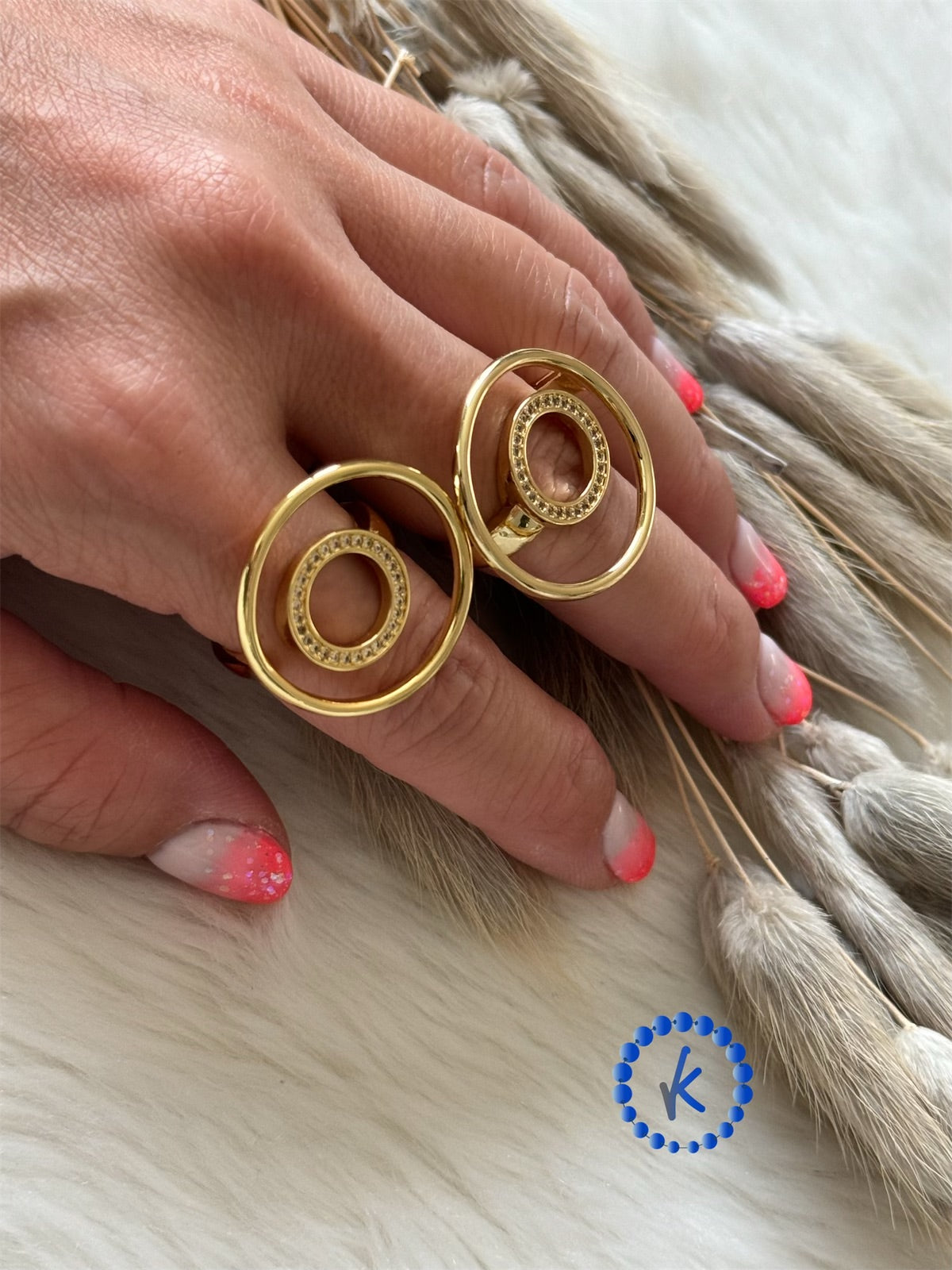 Elegant Circle Style Ring