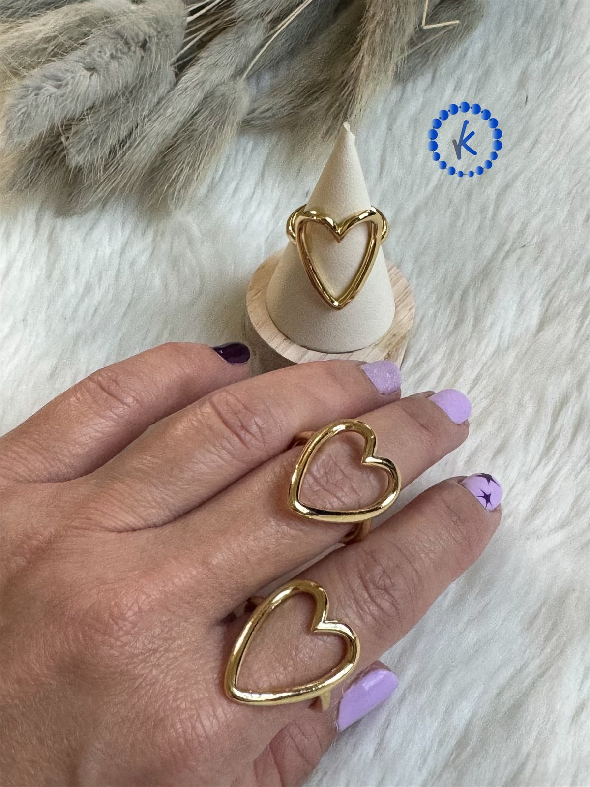 Delicate Frame Heart Ring