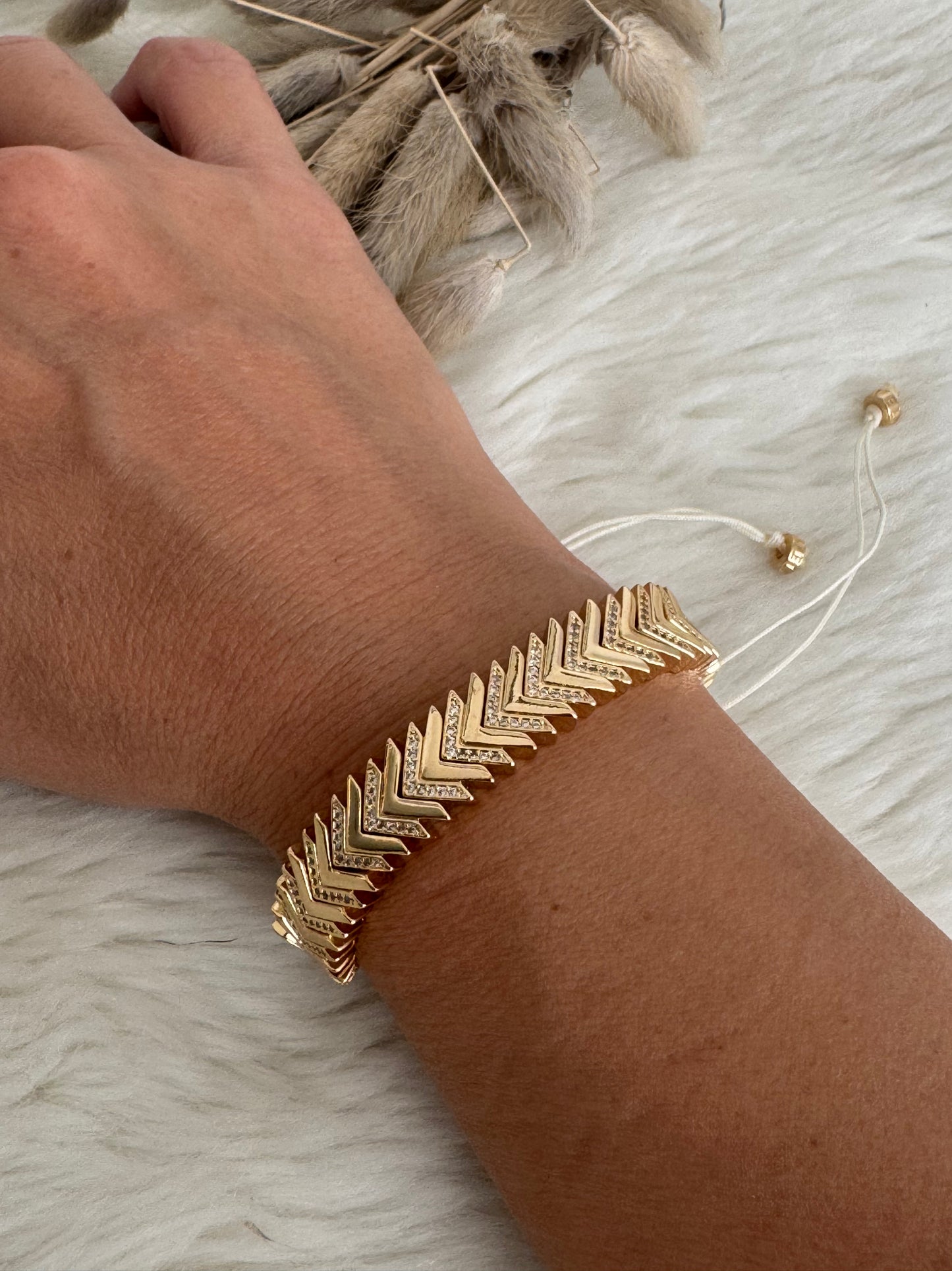 Elegant Geometric Style Bracelet