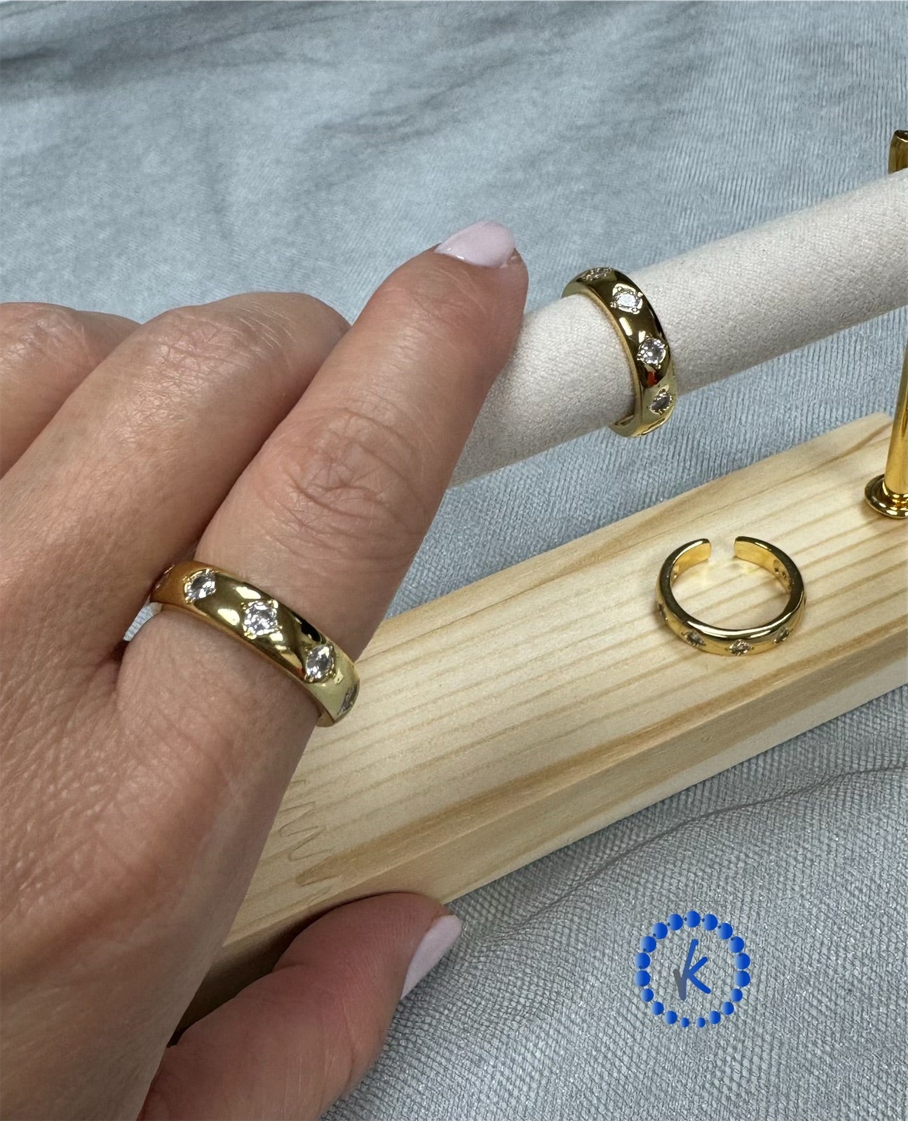Glamorous Crystal Ring