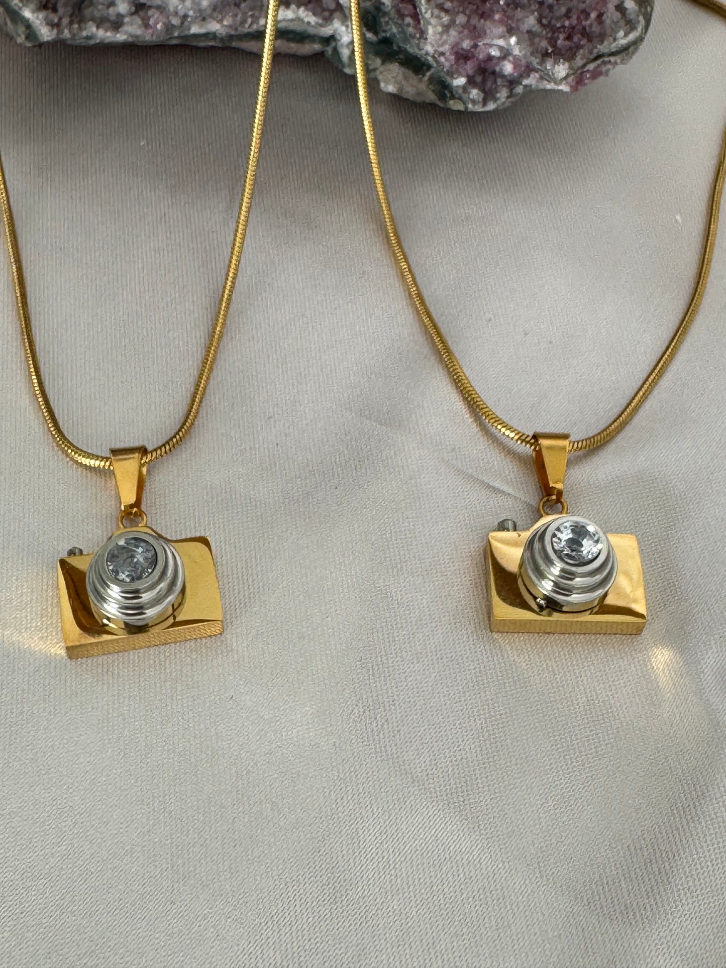 Amazing stainless steel camera necklace