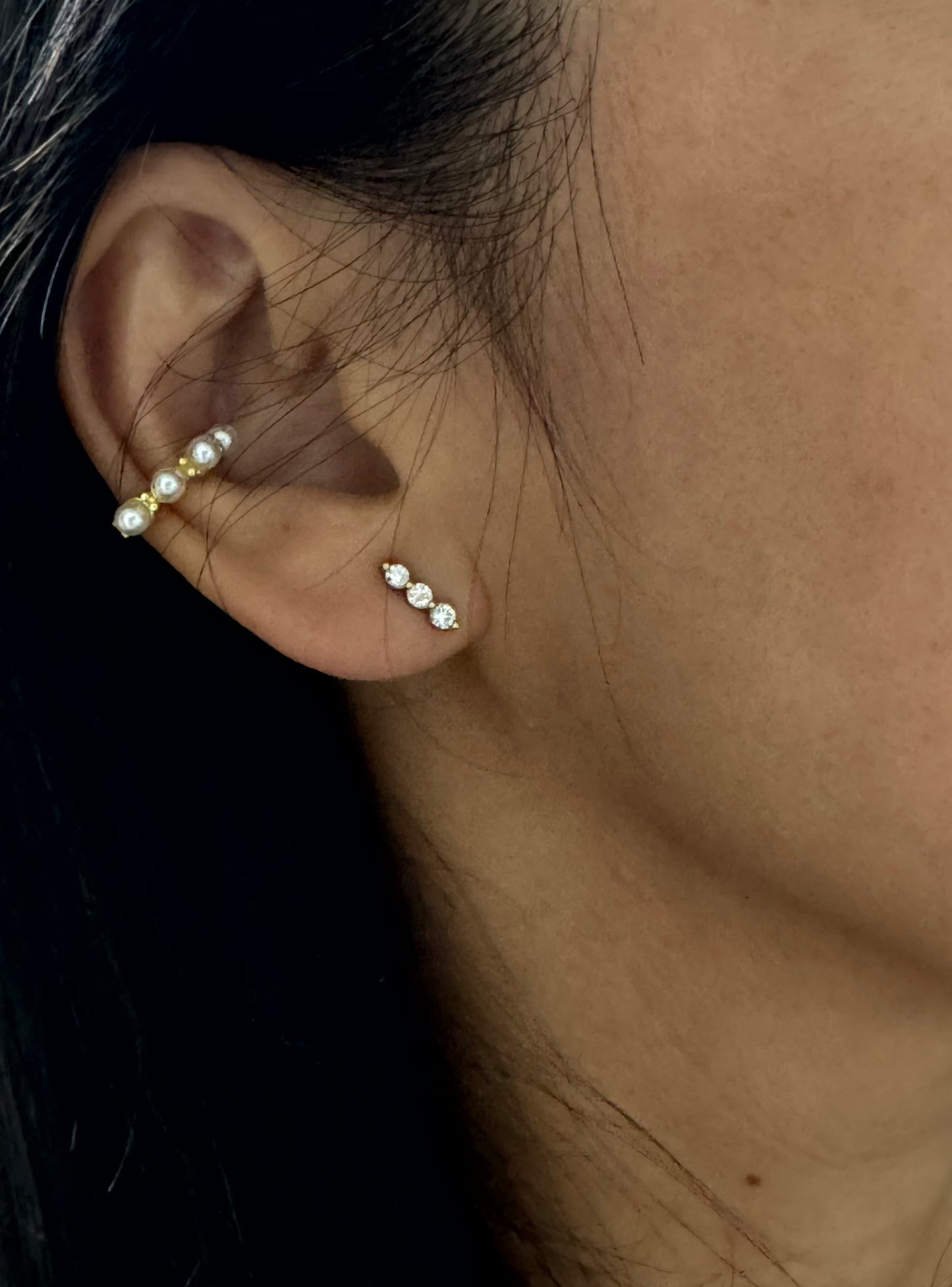 Elegant Pearl Ear Cuff