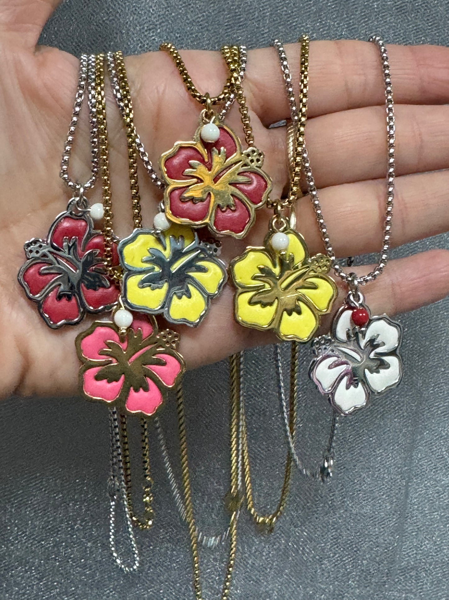 Beautiful Amapola charm necklace