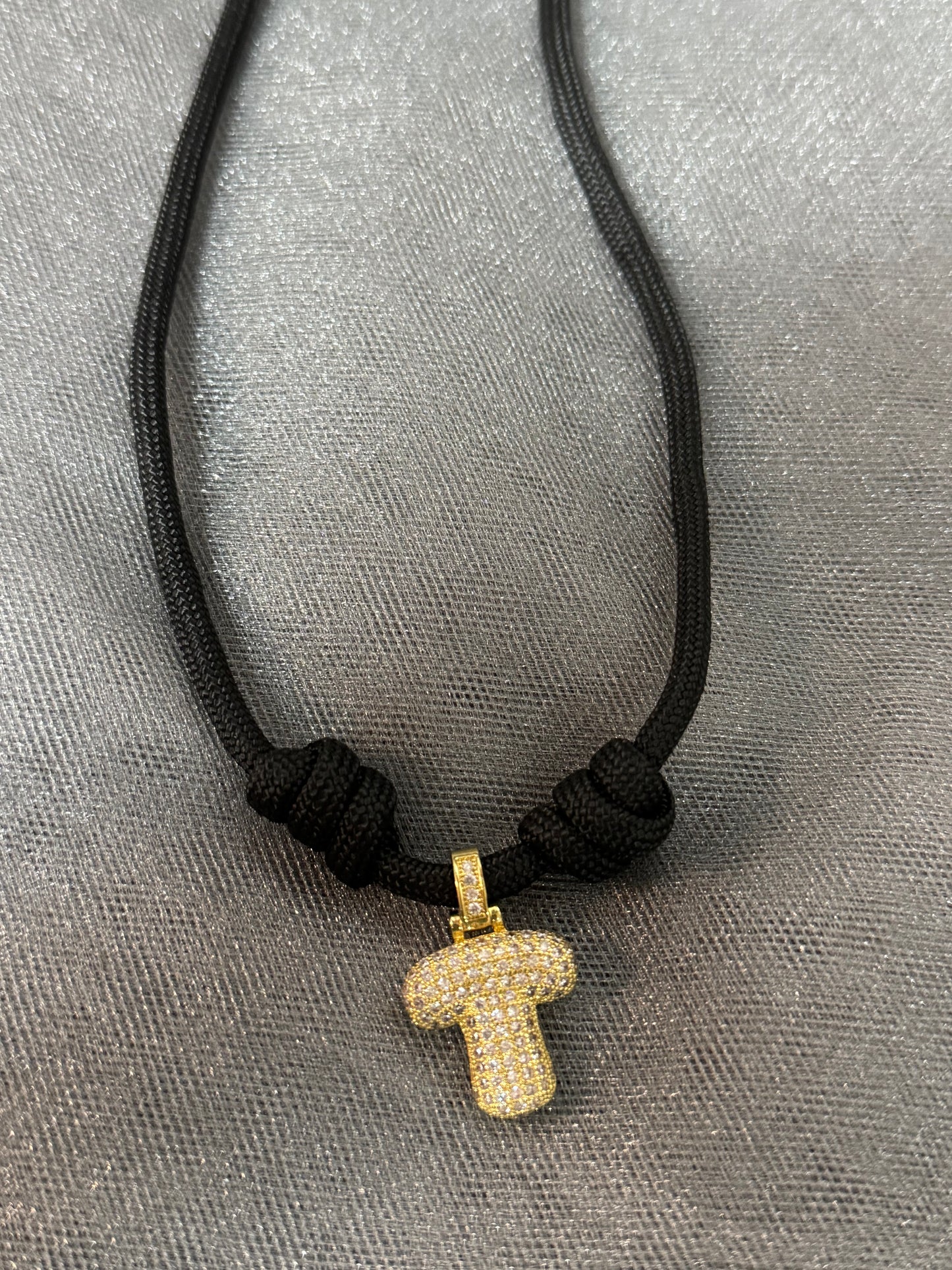 Elegant zirconia with paracord necklace