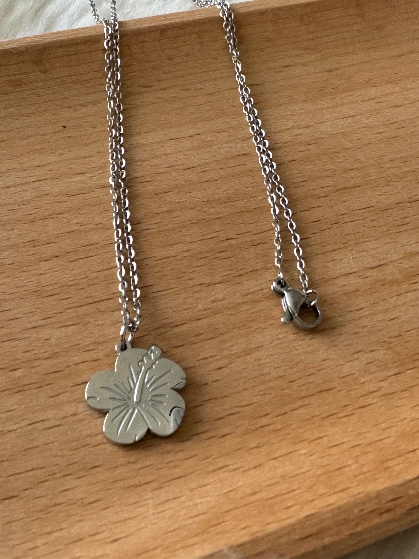 Simple Stainless Steel Amapola Necklace