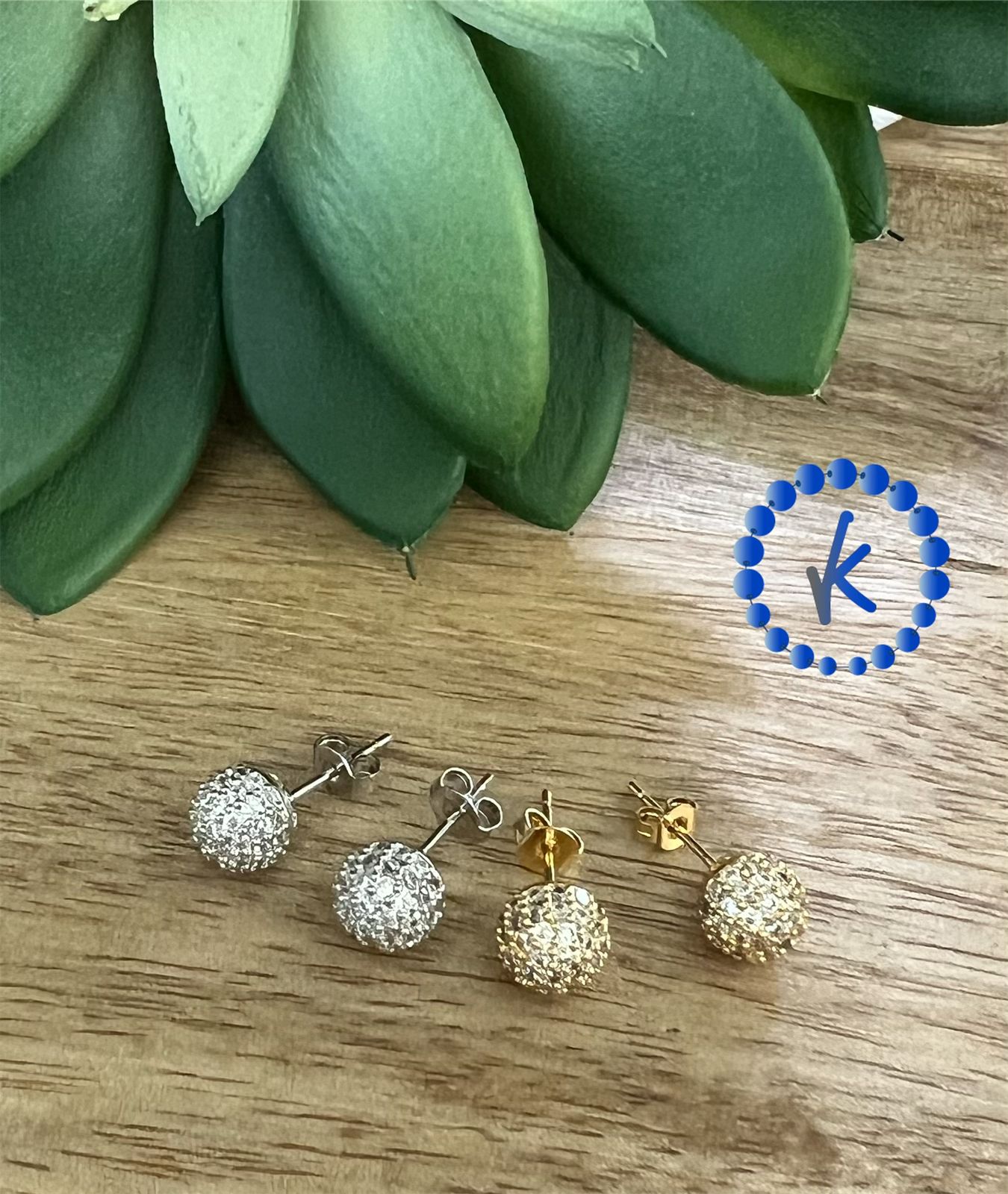 Elegant Zirconia Ear Stud