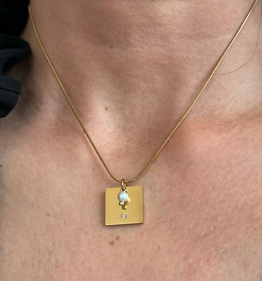 Delicate Square and Pearl Charm Necklace