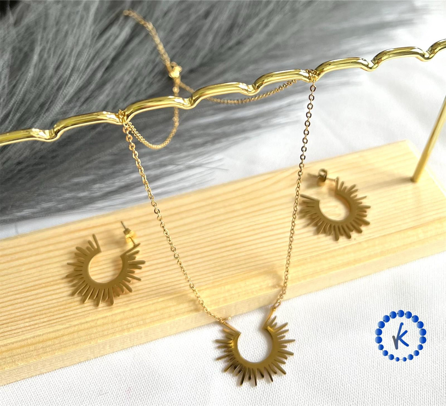 Sun necklace and earrings