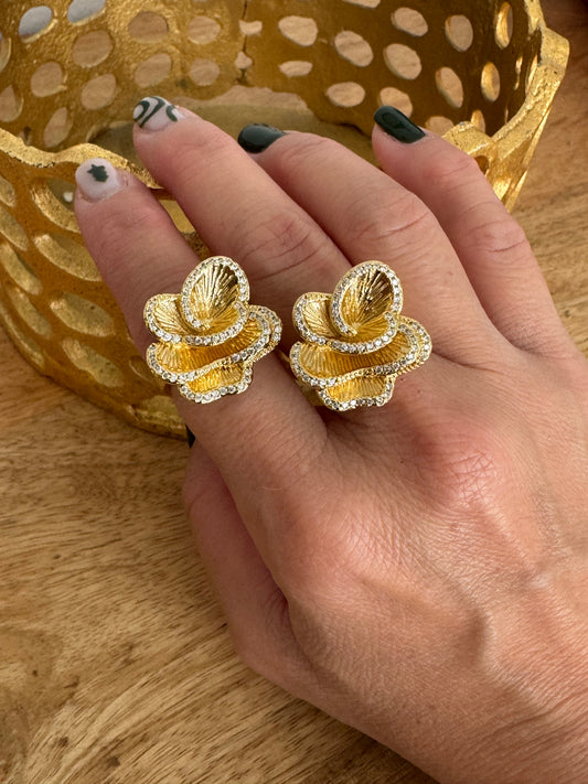 Amazing Flower with Zirconia Ring