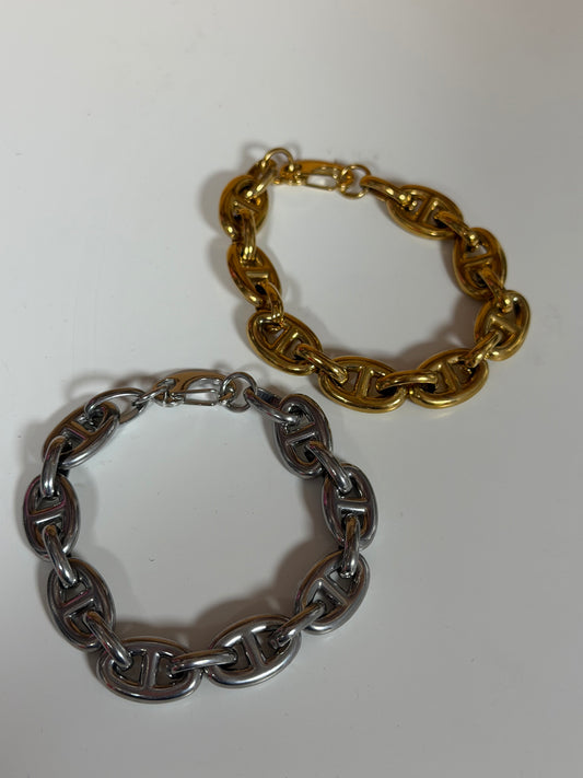Bold connector bracelet