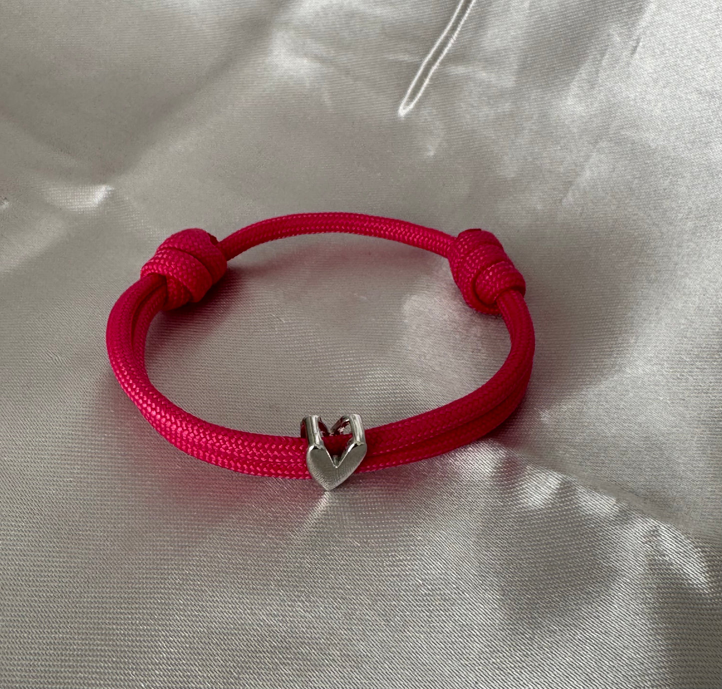 Beautiful paracord bracelet