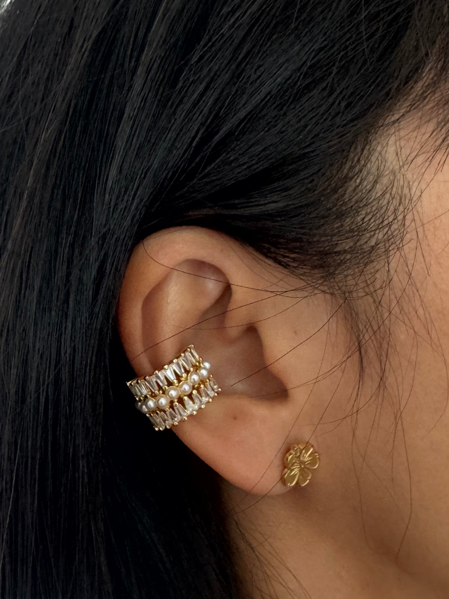 Wonderful Pearl with Zirconia Ear Cuff