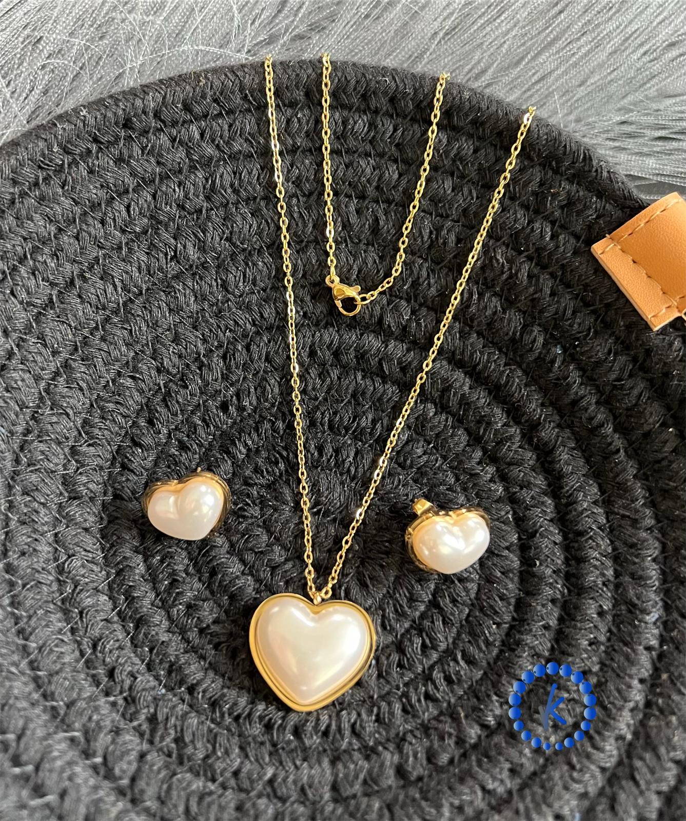 Precious Set of Pearl Necklace